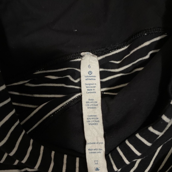 Black and White pinstripe leggings - Picture 1 of 3